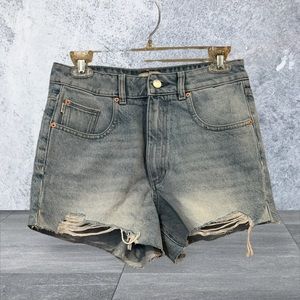 DL1961 Jean short. NWOT. Sample